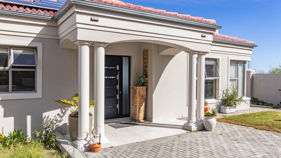 4 Bedroom Property for Sale in Berghof Western Cape